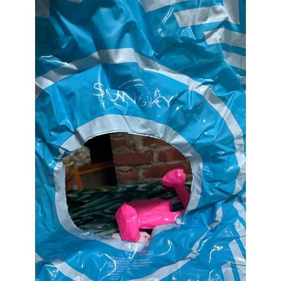 Lot of Inflatable Summer toys - Picture 9 of 9